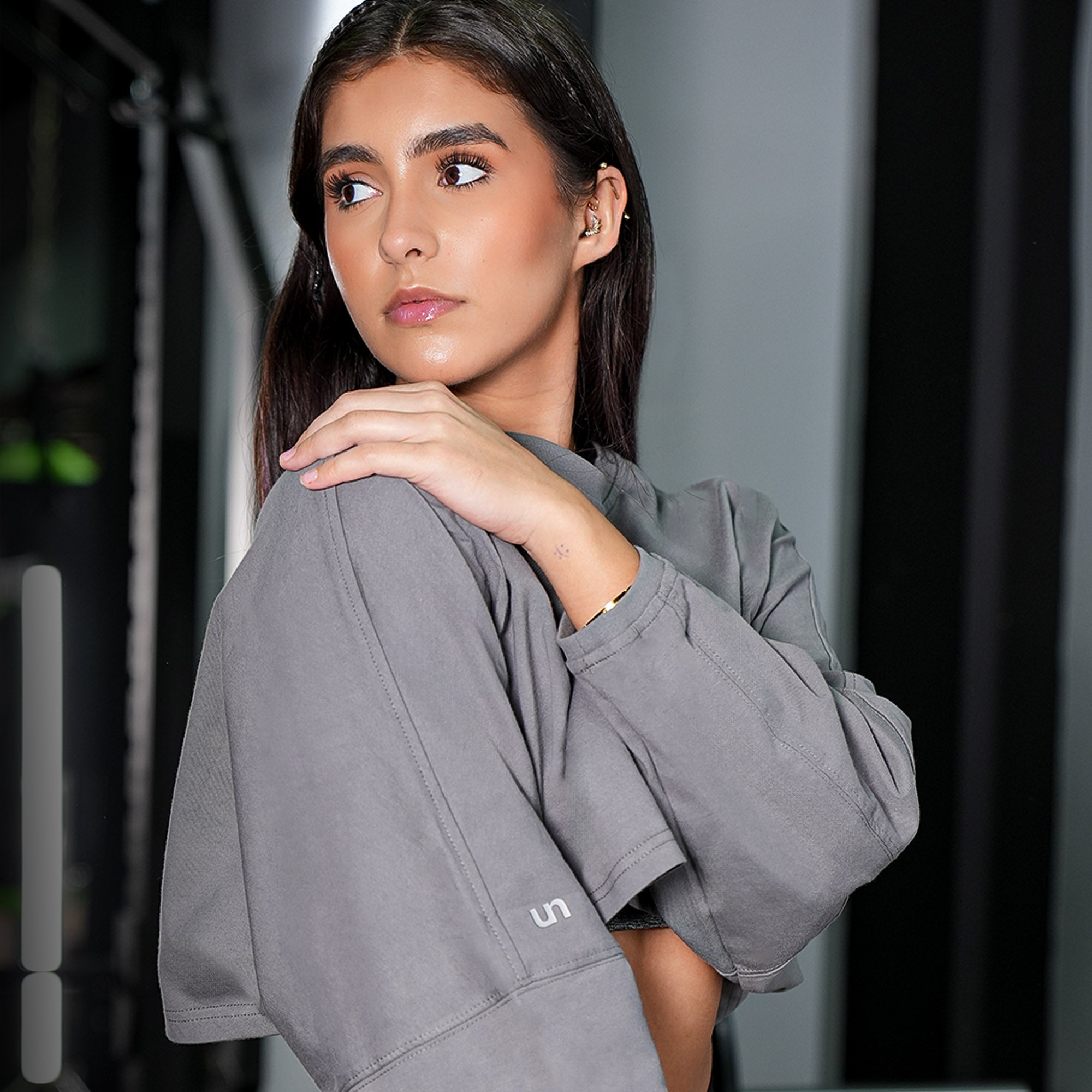THE UNMATCHED CUT OFF SWEATSHIRT