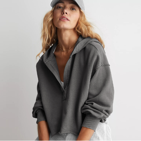 LIGHTWEIGHT CROPPED HOODIE